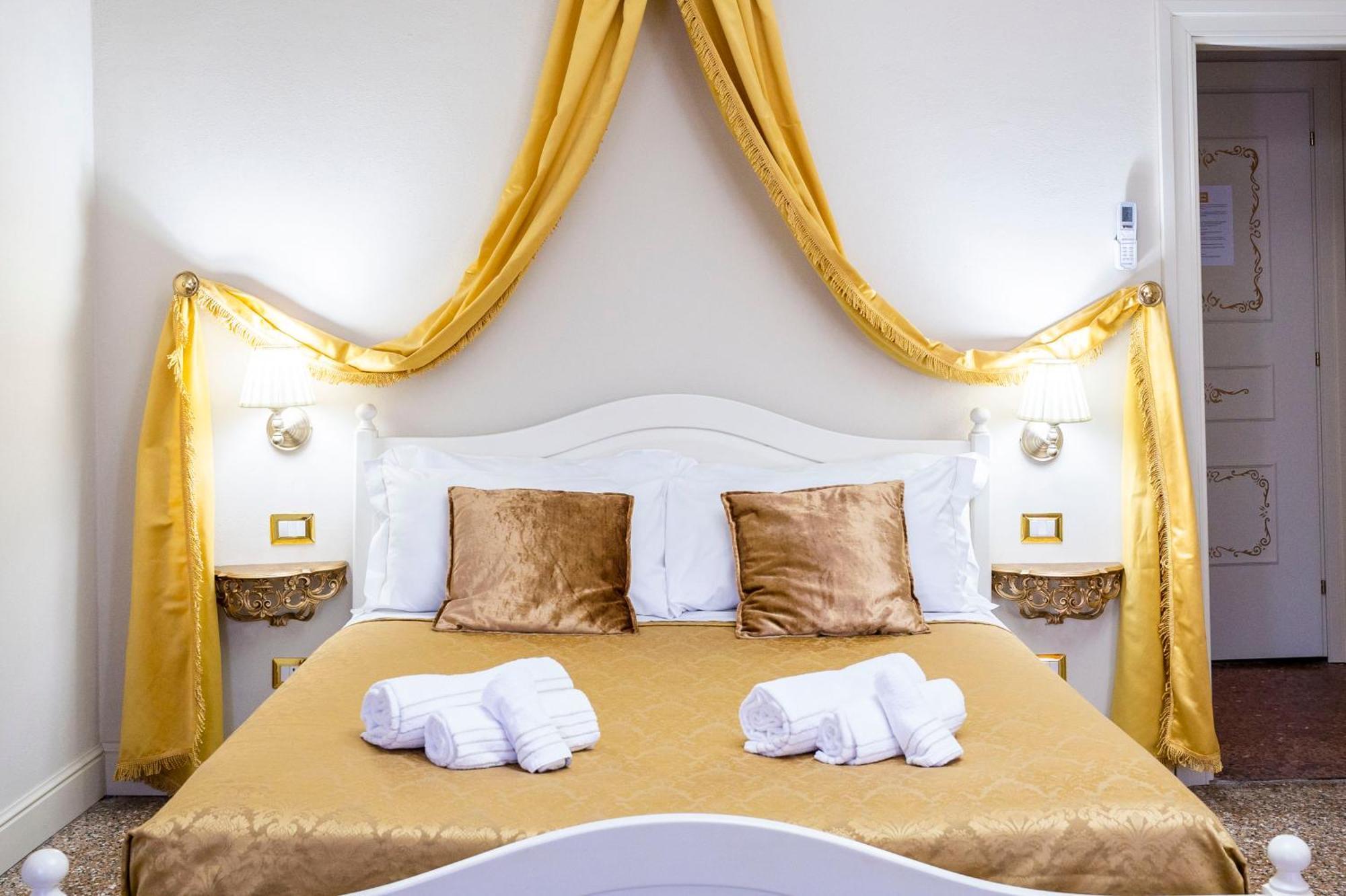 Palazzo Titti Rialto Suites Venedig Eksteriør billede