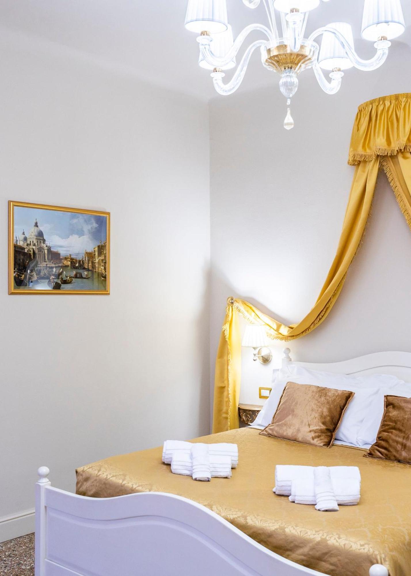 Palazzo Titti Rialto Suites Venedig Eksteriør billede