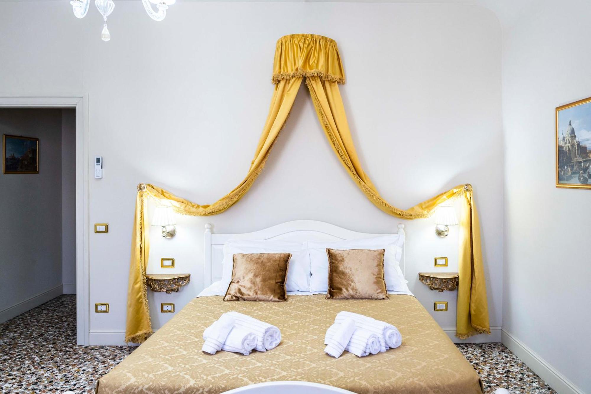 Palazzo Titti Rialto Suites Venedig Eksteriør billede