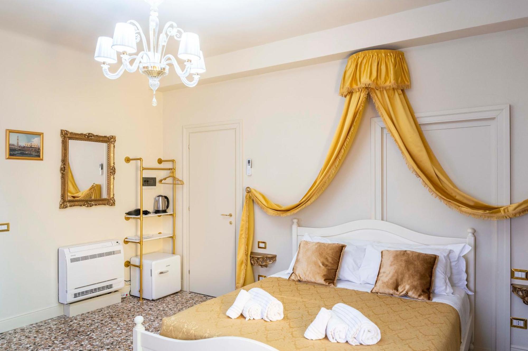 Palazzo Titti Rialto Suites Venedig Eksteriør billede