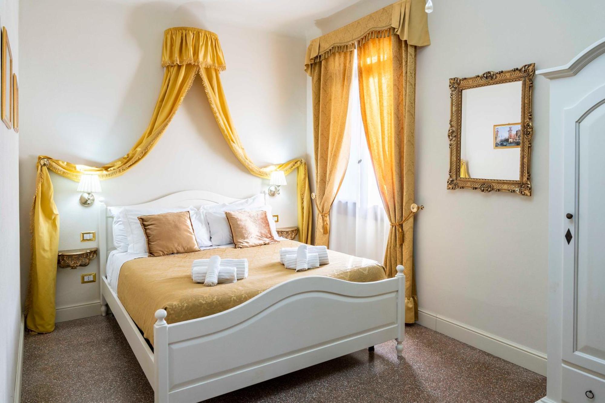 Palazzo Titti Rialto Suites Venedig Eksteriør billede